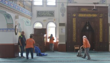 Camilerde bayram temizliği başladı