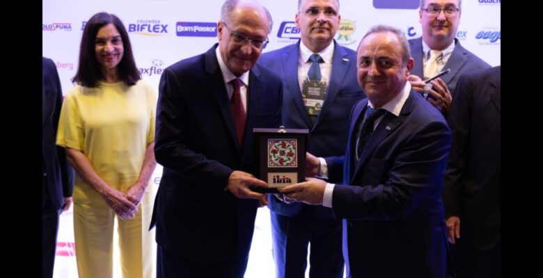 YATAK YAN SANAYİİ DEVLERİ BREZİLYA’DA BULUŞTU…