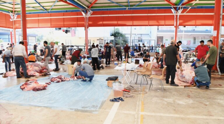 Kurbanlıklar hijyenik ortamlarda kesildi