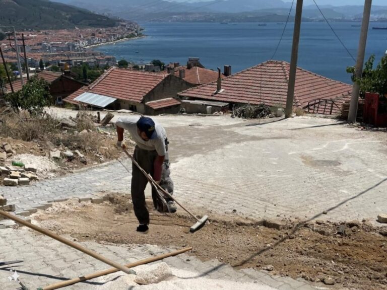 Doğalgaz hattını belediye ekipleri tamir etti