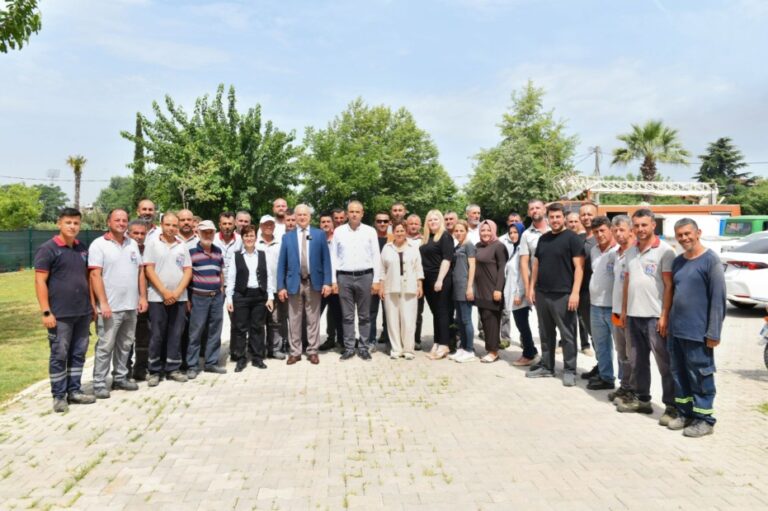 BELEDİYE BAŞKANI ŞÜKRÜ ERDEM, MESAİ ARKADAŞLARIYLA BAYRAMLAŞTI 
