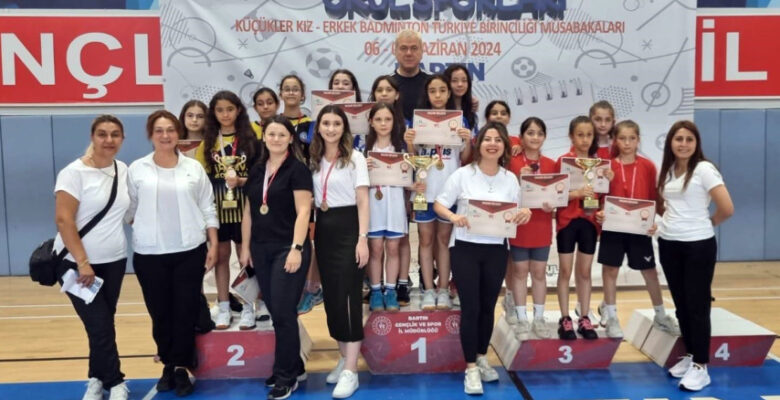 Osmangazili badmintonculardan Türkiye şampiyonluğu