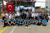 Başkan Erkan Aydın, öğrenciler ile birlikte okul boyadı