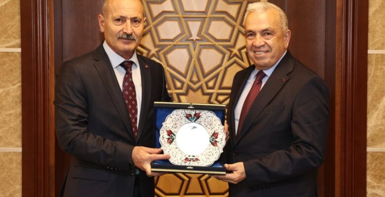 Başkan Şadi Özdemir’den nezaket ziyaretleri
