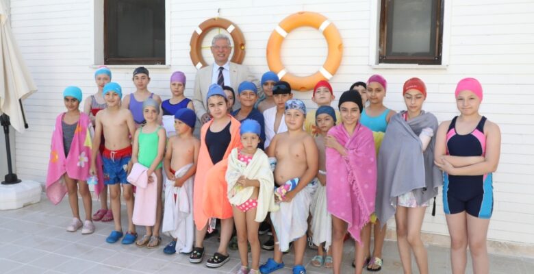 MUDANYA BELEDİYESİ YÜZME HAVUZUNDA YAZ SEZONU BAŞLADI