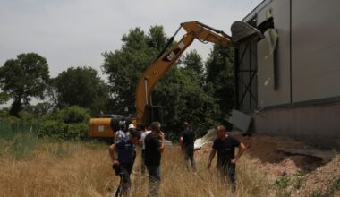 Ürünlü ve Alaaddinbey’de kaçak yapılara müdahale