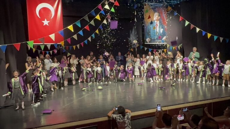 Nilüferli minikler yıl sonu gösterileriyle büyüledi