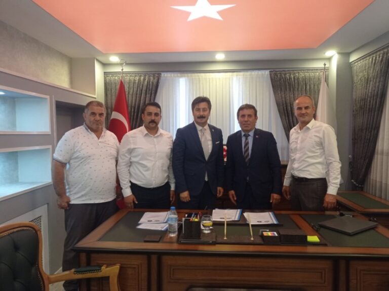 ERCAN ÖZEL’DEN BELEDİYE PERSONELİNE BAYRAM ÖNCESİ MÜJDE GELDİ