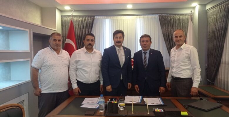 ERCAN ÖZEL’DEN BELEDİYE PERSONELİNE BAYRAM ÖNCESİ MÜJDE GELDİ