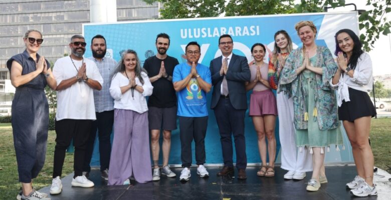 Yoga Günü’nü birlikte kutladılar