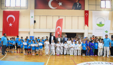 Başkan Aydın, genç judo ve taekwondoculara sertifikalarını verdi