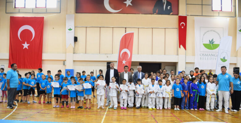 Başkan Aydın, genç judo ve taekwondoculara sertifikalarını verdi