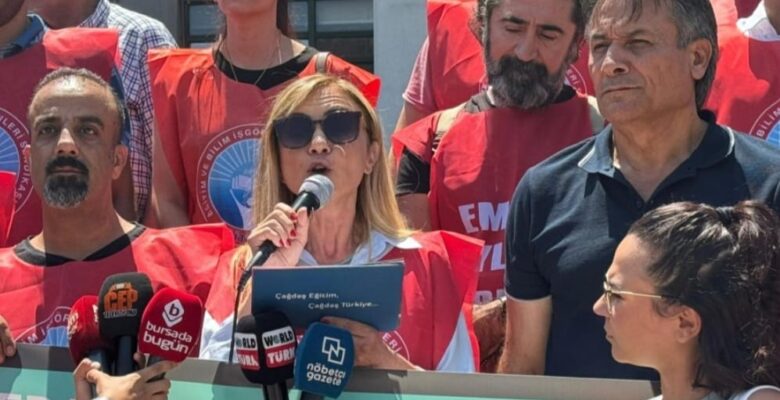 YELİZ TOY; “ÖĞRETMENLİĞİ BİTİRME KANUNUNA ASLA BOYUN EĞMEYECEĞİZ!”
