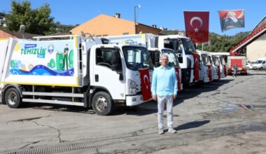 MUDANYA’DA TEMİZLİK FİLOSU YENİ ARAÇLARLA GÜÇLENDİ MUDANYA’DA TEMİZLİK FİLOSU YENİ ARAÇLARLA GÜÇLENDİ