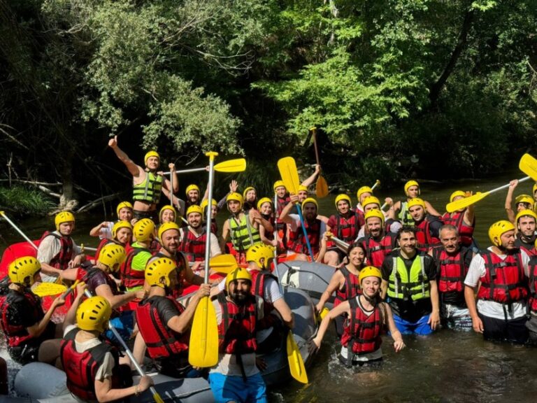 ADRENALİN TUTKUNU MİMARLARIN RAFTING HEYECANI