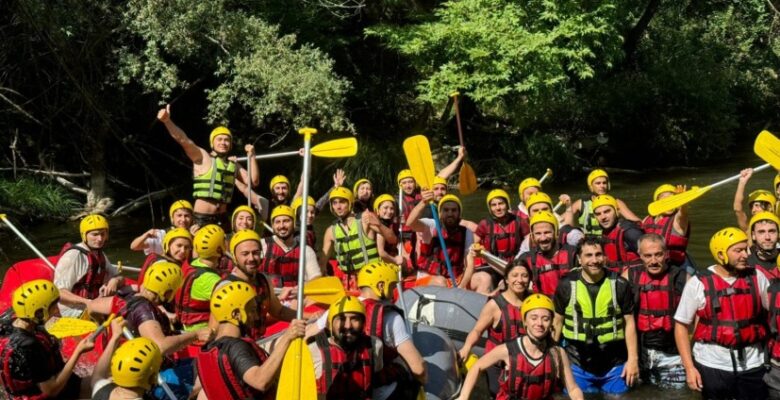 ADRENALİN TUTKUNU MİMARLARIN RAFTING HEYECANI