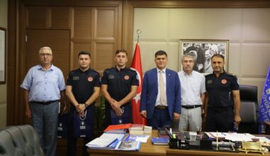 Büyükşehir’den ‘can dostu’ kurtaran itfaiye personeline teşekkür