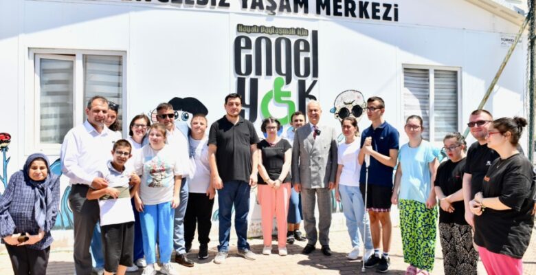 BAŞKAN ERDEM’DEN GELENEKSEL AŞURE İKRAMI