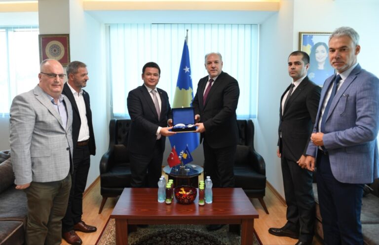 Başkan Aydın’dan Kosova’da ziyaretler
