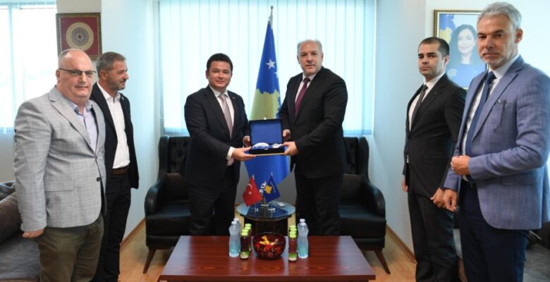 Başkan Aydın’dan Kosova’da ziyaretler