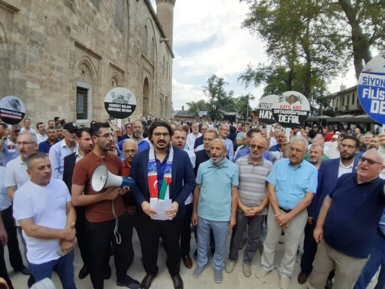 SOYKIRIMA ALKIŞ TUTANLAR HESAP VERECEK