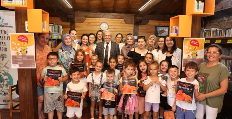 Başkan Şadi Özdemir kütüphanede çocuklarla buluştu