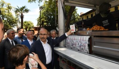 Osmangazi’de 15 Temmuz şehitleri için lokma ikramı Osmangazi’de 15 Temmuz şehitleri için lokma ikramı