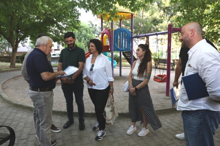 Başkan Şadi Özdemir Nilüfer’in parklarını inceledi
