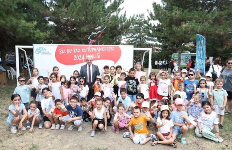 300 çocuk ‘Biz Bu Yaz Kütüphanedeyiz’ etkinliğinde buluştu