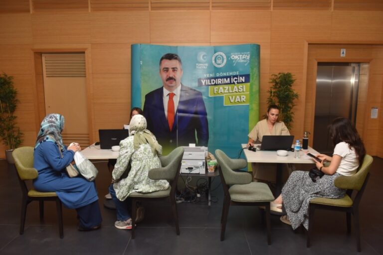 YILDIRIM’DA ÜNİVERSİTE ADAYLARINA ÜCRETSİZ DANIŞMANLIK HİZMETİ