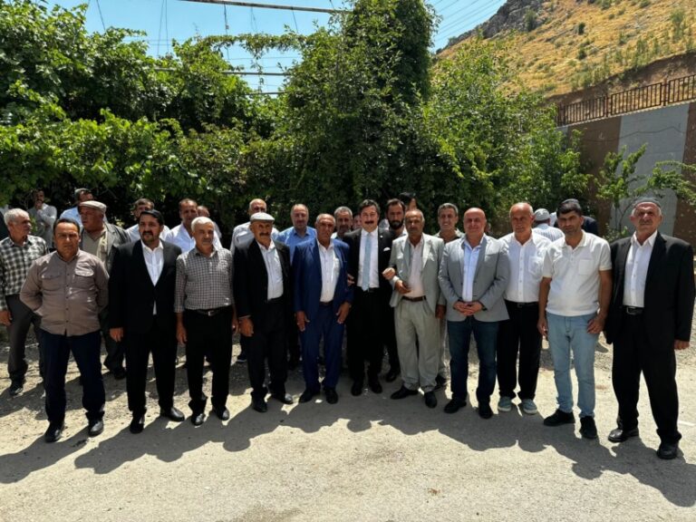 BAŞKAN ERCAN ÖZEL İKİ AİLENİN BARIŞI İÇİN BİTLİS’E GİTTİ