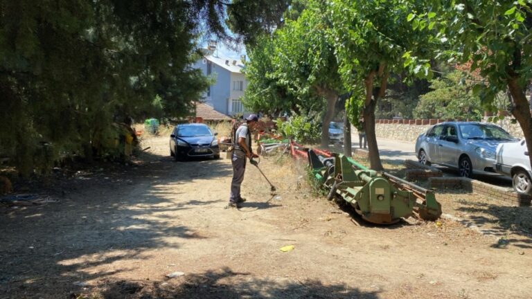 Park ve Bahçeler Müdürlüğünden Yoğun Mesai