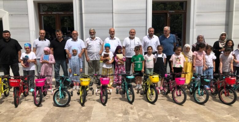 Gemlik İmam Hatipliler Derneğinden 15 Adet Bisiklet Hediye