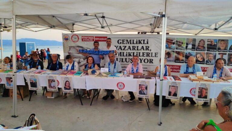 GEMLİK KENT KONSEYİ VE GEMLİK BELEDİYESİ YAZARLARI HALK İLE BULUŞTURDU