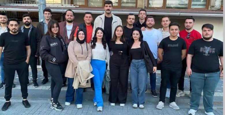 CHP Gemlik Gençlik Kolları; “Sosyal medyaya keyfi yasağı kabul etmiyoruz!”