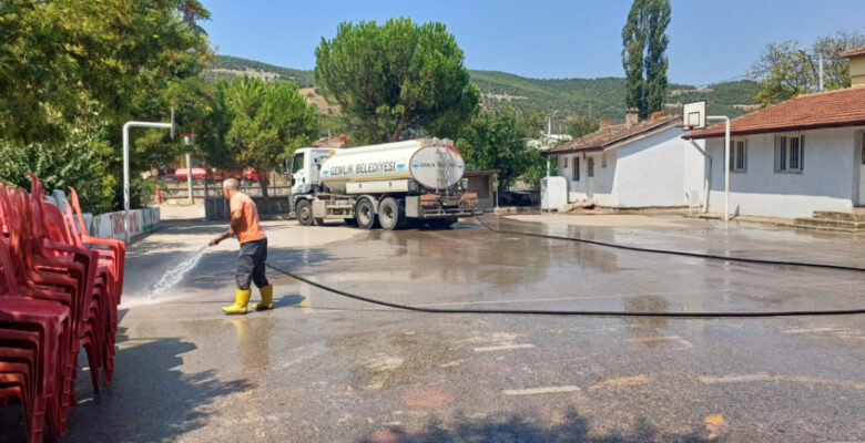 GEMLİK’TE OKUL BAHÇELERİ PIRIL PIRIL