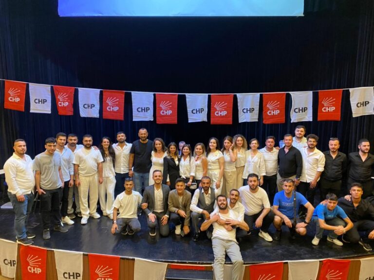 Buket Altay CHP Yıldırım Gençlik kolları Başkanı Oldu