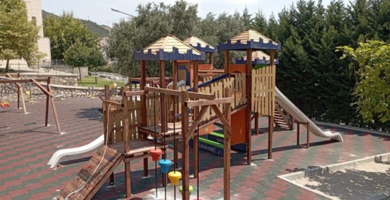 Gemlik Cumhuriyet Mahallesi’ne Yeni Çocuk Parkı