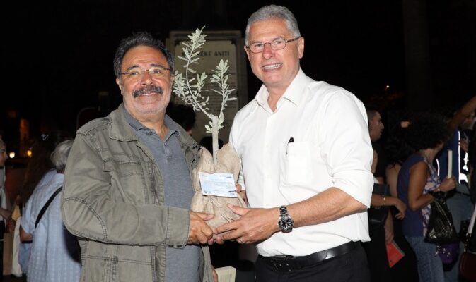 AHMET ÜMİT YENİ ROMANINDA GÜNÜMÜZ TÜRKİYESİNİ YAZDI