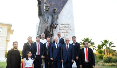 Osmangazi Belediyesi Zafer Bayramı’nı Atatürk Anıtı ile taçlandırdı