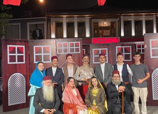 AYYAR HAMZA ÇARŞI MEYDANINDA İZLEYİCİYLE BULUŞTU