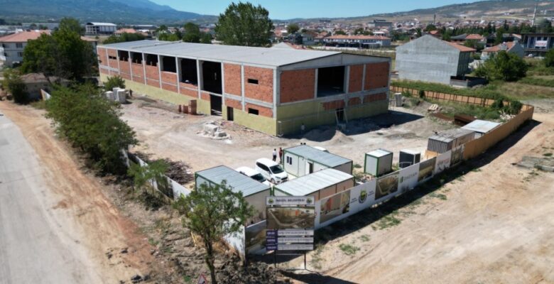 AKHİSAR SPOR SALONUNDA SONA DOĞRU