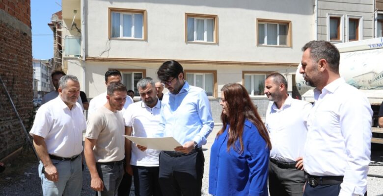 ESKİ BİNALAR YIKILARAK GÜVENLİ SOKAKLARA DÖNÜŞÜYOR