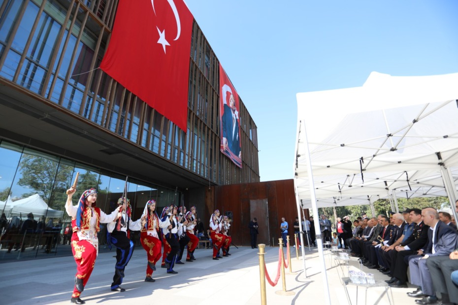 İNEGÖL’DE ZAFER BAYRAMI KUTLAMALARI RESMİ TÖRENLERLE BAŞLADI