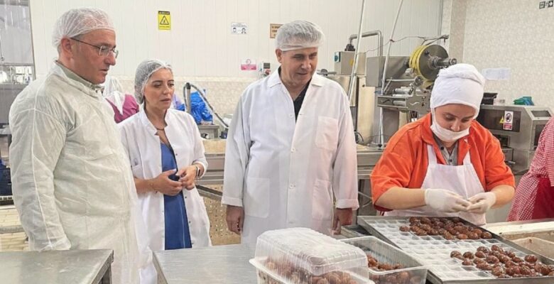 İl Milli Eğitim Müdürü Dr. Ahmet Alireisoğlu’ndan  Kardelen Kestane Şekerine Ziyaret
