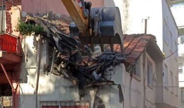 Metruk bina yıkımları hız kazandı