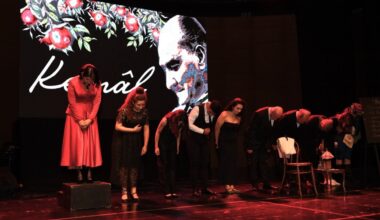 Atatürk’ün hayatının anlatıldığı ‘Kemal’de gözyaşları sel oldu