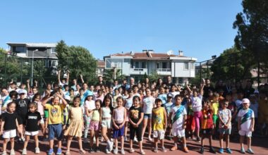 Başkan Şadi Özdemir, çocuklarla spor yaptı