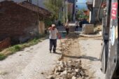 Gemlik’in dört bir yanında ihtiyaç duyulan hizmetler bir bir yerine getiriliyor.