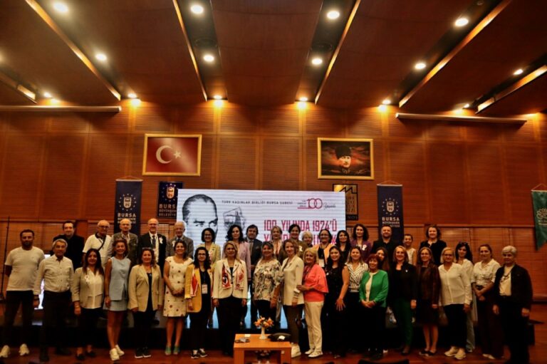 TÜRK KADINLAR BİRLİĞİ BURSA ŞUBESİNDEN 100. YIL SEMPOZYUMU